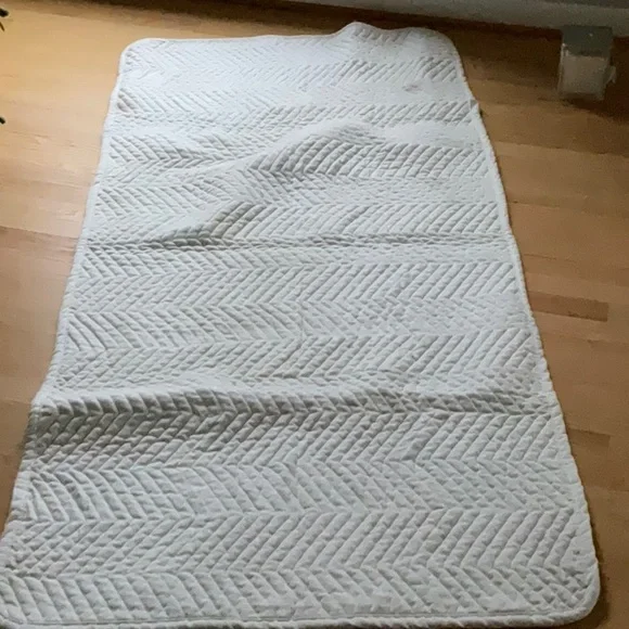🏈 football stadium bench blanket. Quilted reversible. Rolls up compact used - Picture 4 of 12